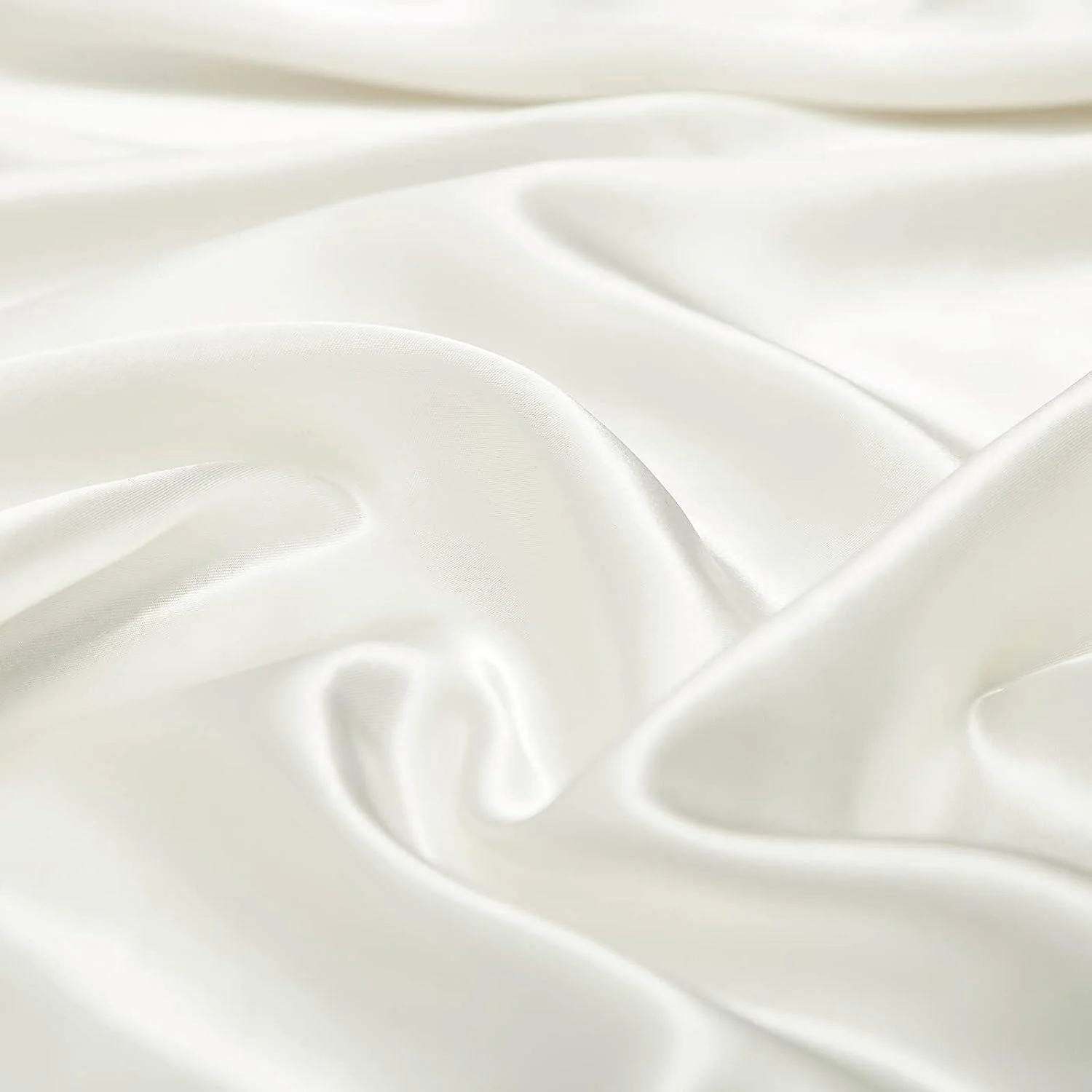 Silky Elastic Fitted Sheets with 2 Pillow Covers - Image 80